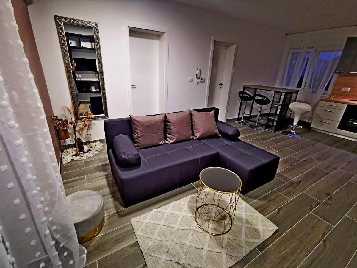 Apartamento Golden - Self Check In Osijek Exterior foto