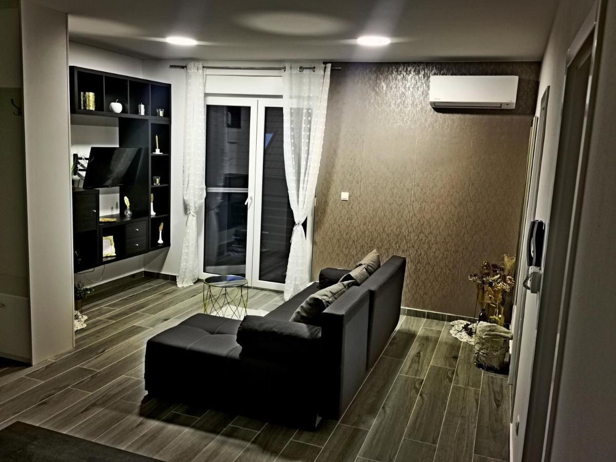 Apartamento Golden - Self Check In Osijek Exterior foto