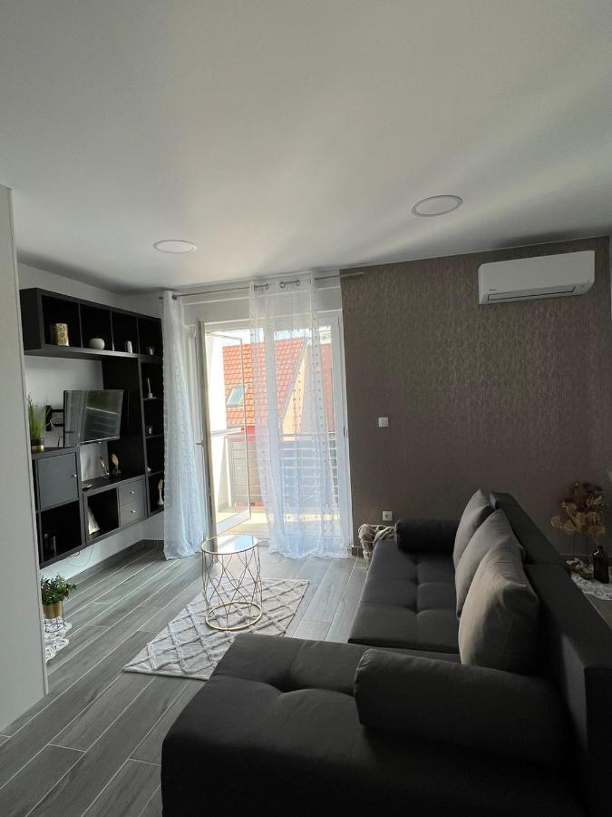 Apartamento Golden - Self Check In Osijek Exterior foto