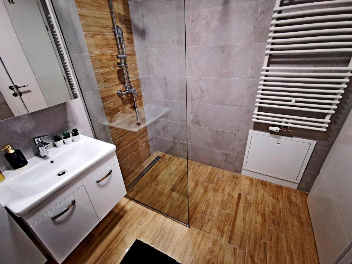 Apartamento Golden - Self Check In Osijek Exterior foto